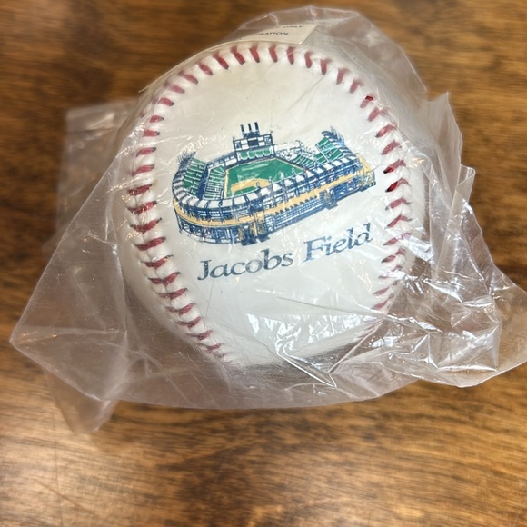 Souvenir baseball - Picture 2 of 9